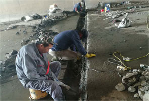 昌都铁路框架桥伸缩缝堵漏